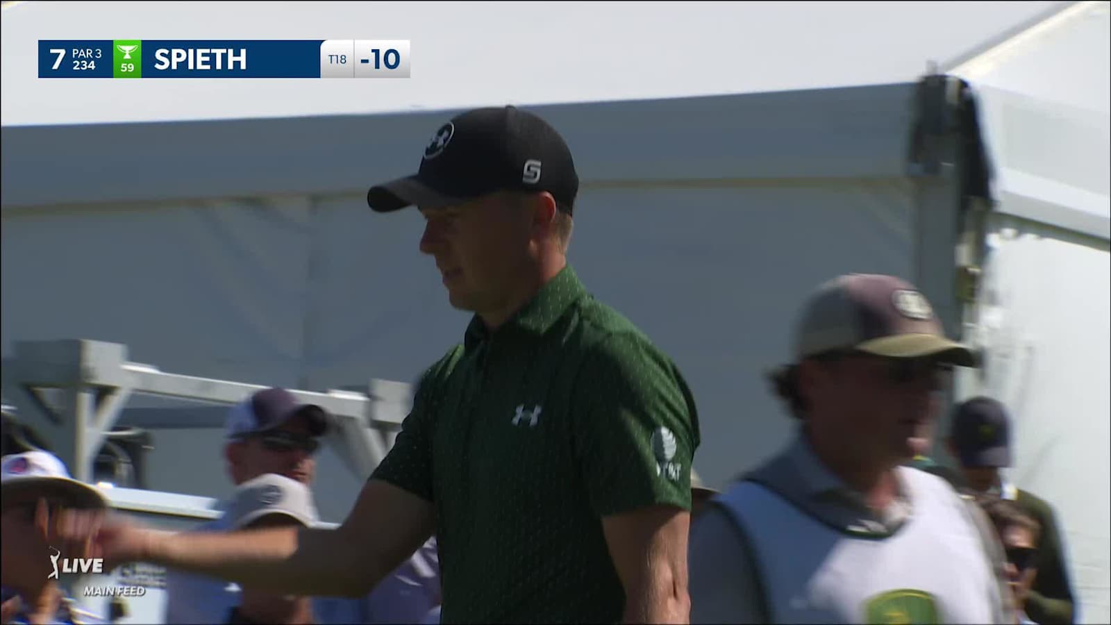Jordan Spieth sinks 33-foot birdie at John Deere