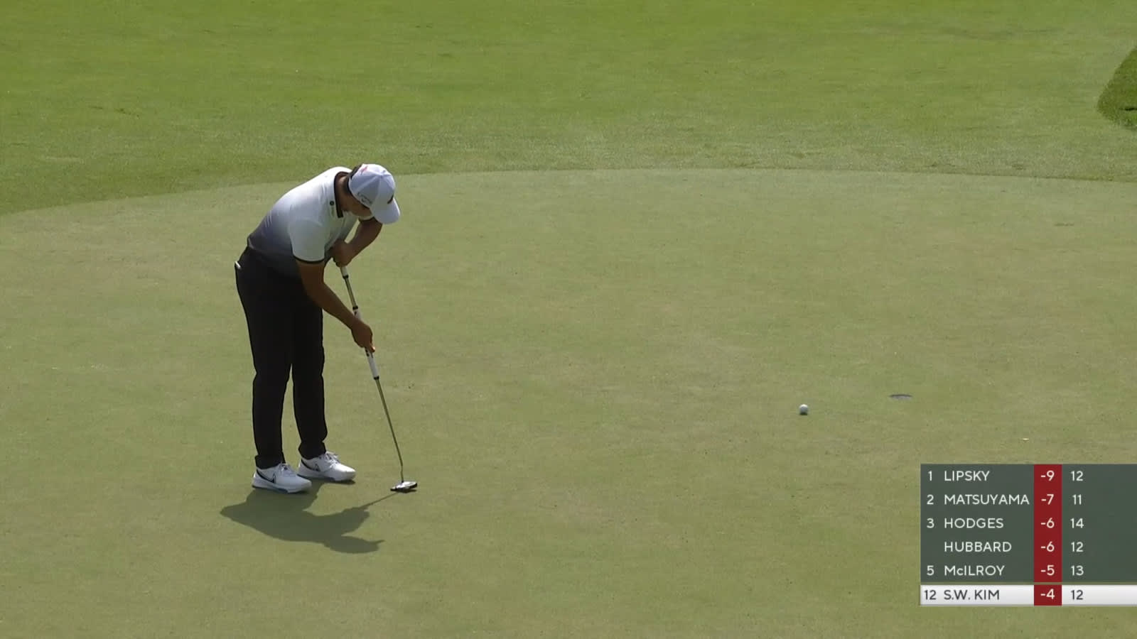 Si Woo Kim sinks 10-foot birdie putt at the Memorial