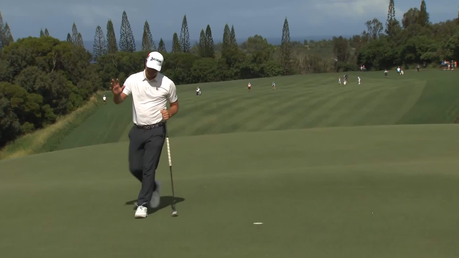 Lucas Glover makes short birdie putt at Sentry