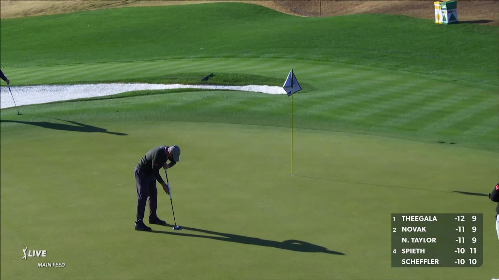 Adam Scott drops 16-foot birdie putt at WM Phoenix Open