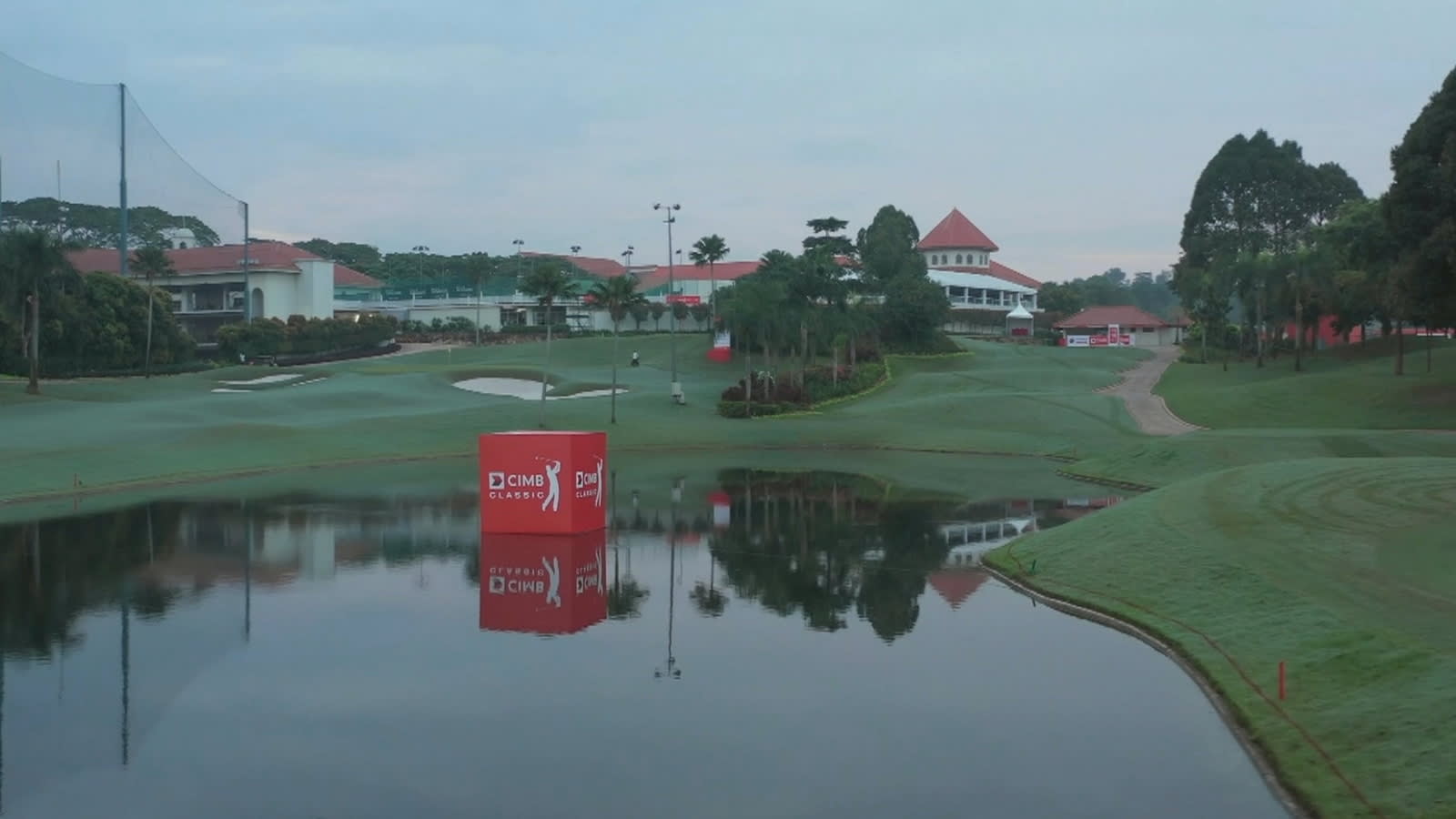 Gary Woodland, Marc Leishman tied for the lead at CIMB