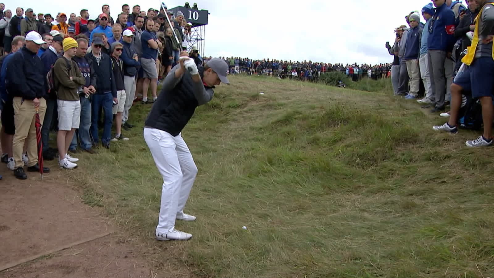 Jordan Spieth's savvy par save on No. 10 at The Open