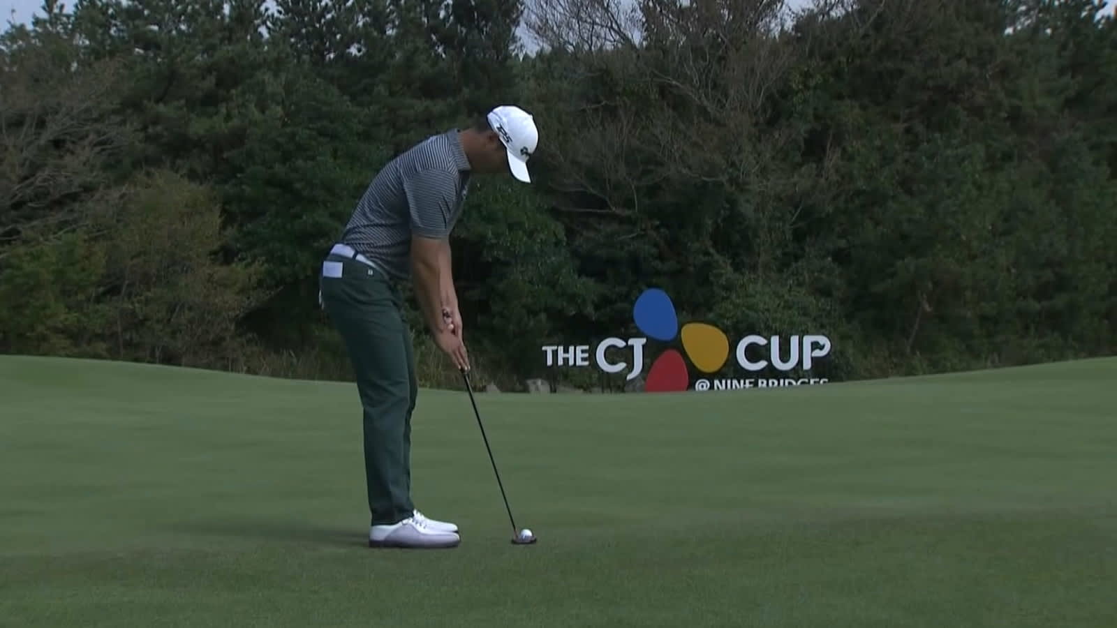 Danny Lee sinks lengthy birdie putt at THE CJ CUP 