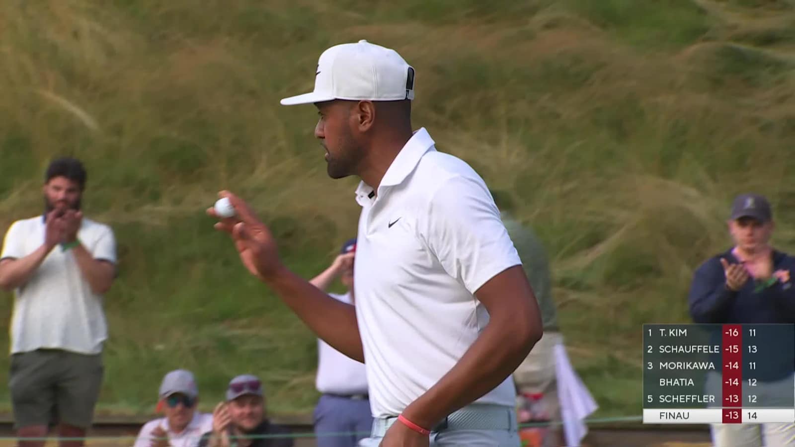 Tony Finau gets up-and-down for birdie at Travelers