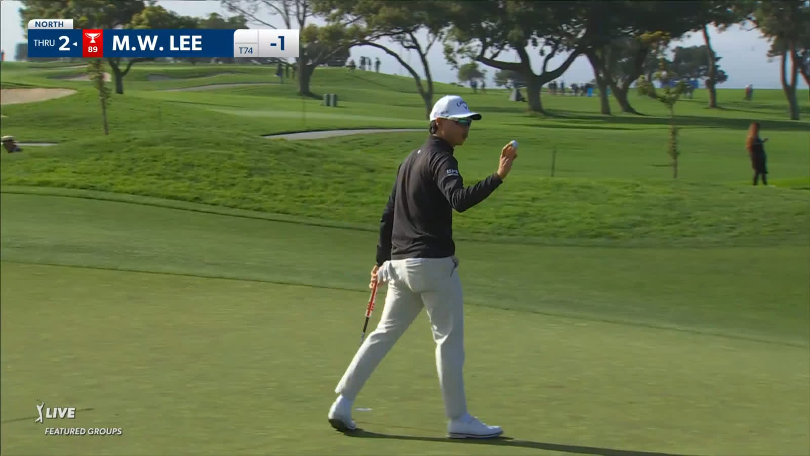 Min Woo Lee strikes masterful approach out of deep rough at Farmers