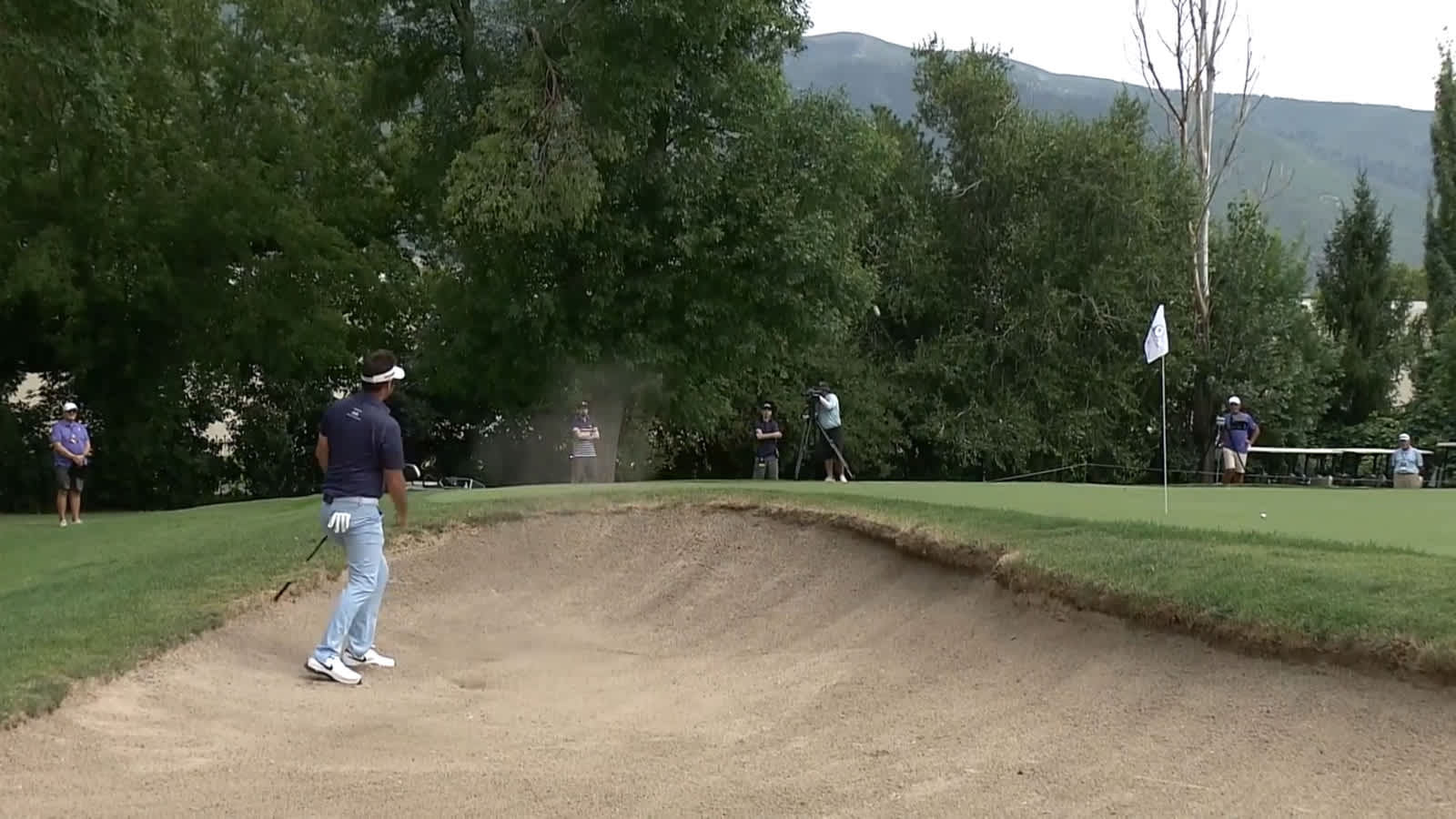 Brett Drewitt escapes bunker to yield birdie at Utah Championship