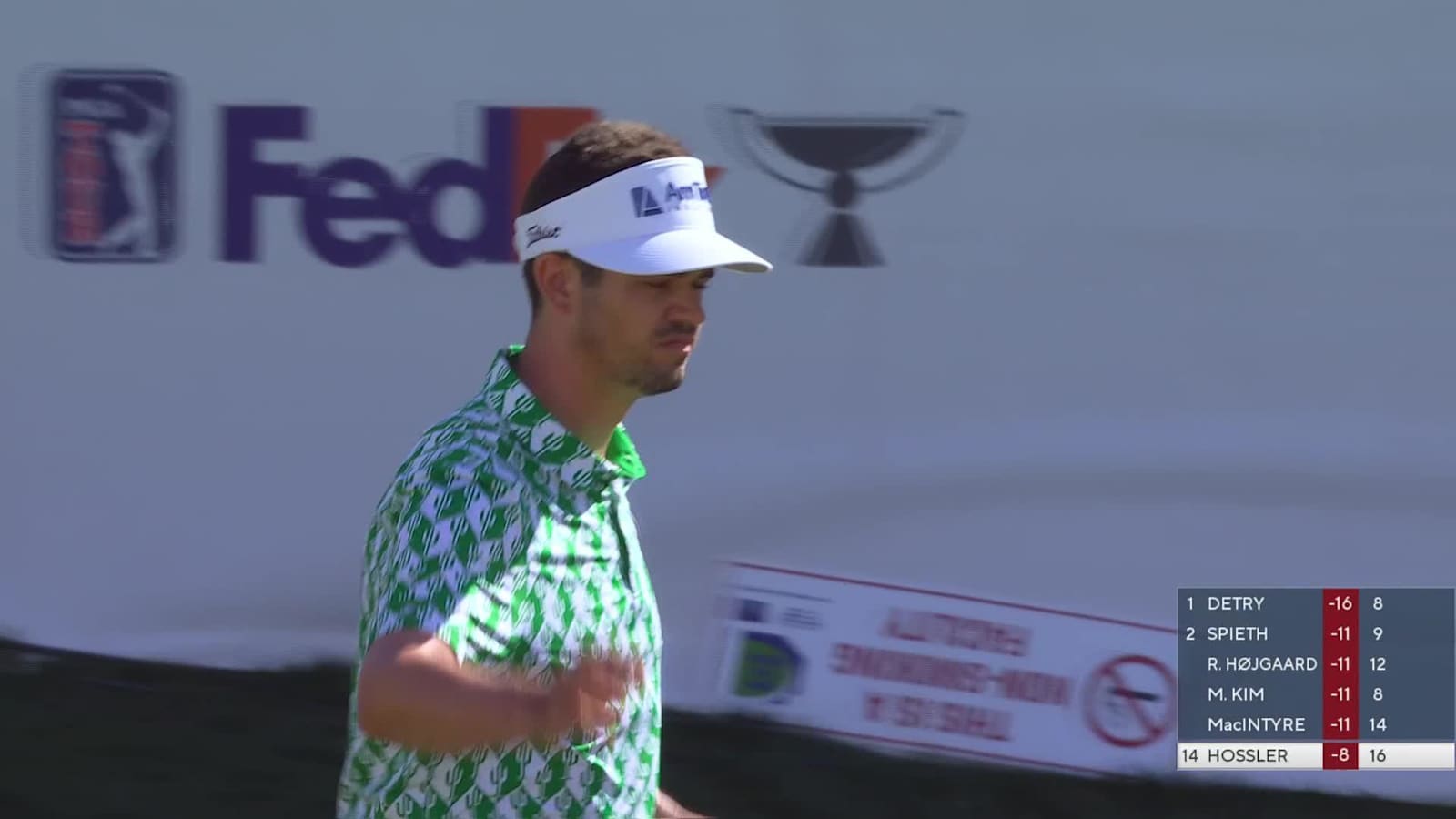 Beau Hossler sinks a 31-foot birdie putt at WM Phoenix Open