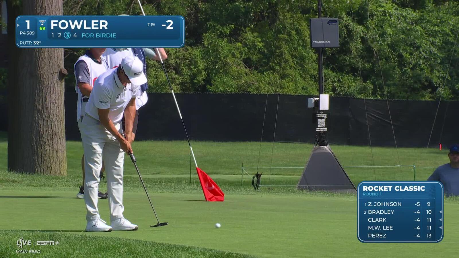 Rickie Fowler gets putter working for birdie at Rocket Classic