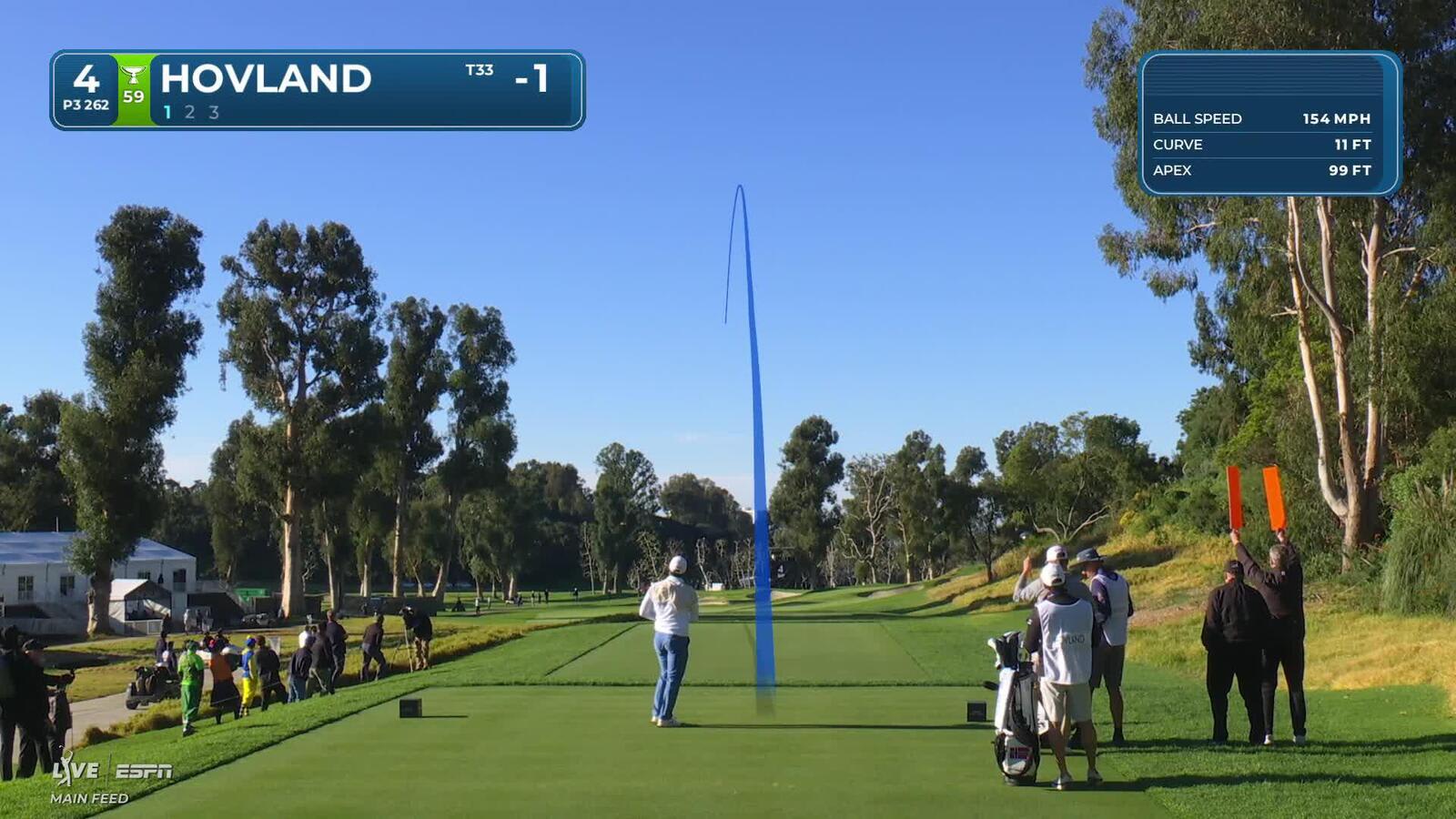 Viktor Hovland pours in 30-foot birdie putt on No. 4 at The Genesis