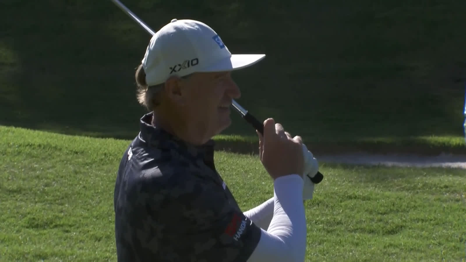 Ernie Els reaches in two to set up birdie at Tradition