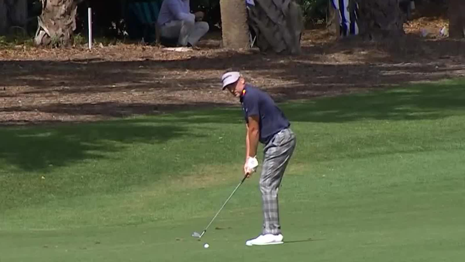 Ian Poulter’s approach sets up 4-foot birdie putt at RBC Heritage