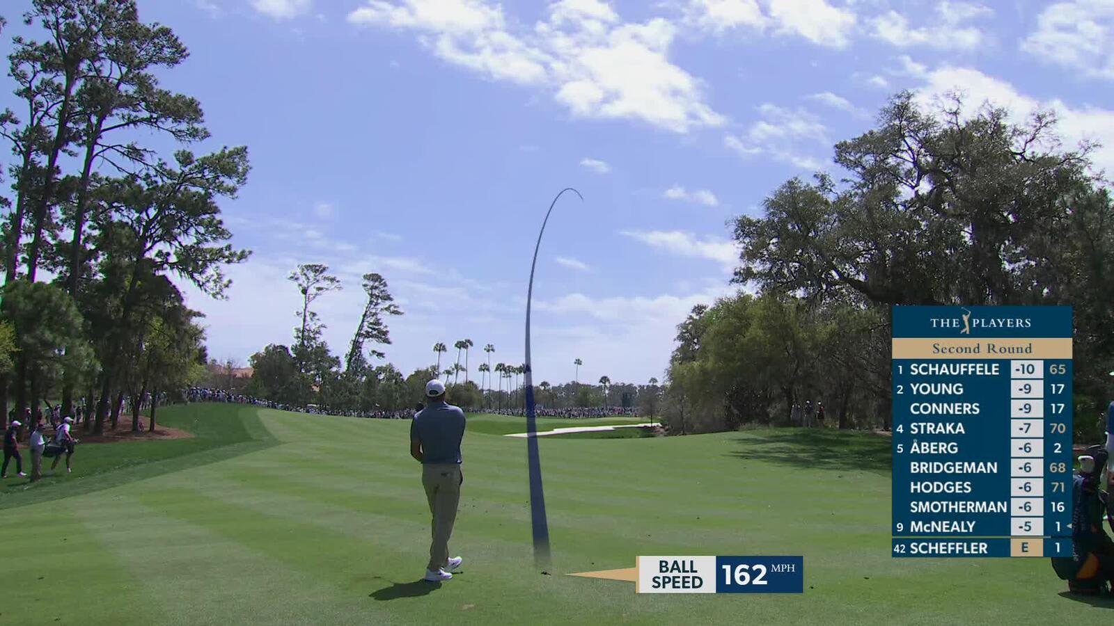 Scottie Scheffler sinks 14-foot birdie putt on No. 2 at THE PLAYERS