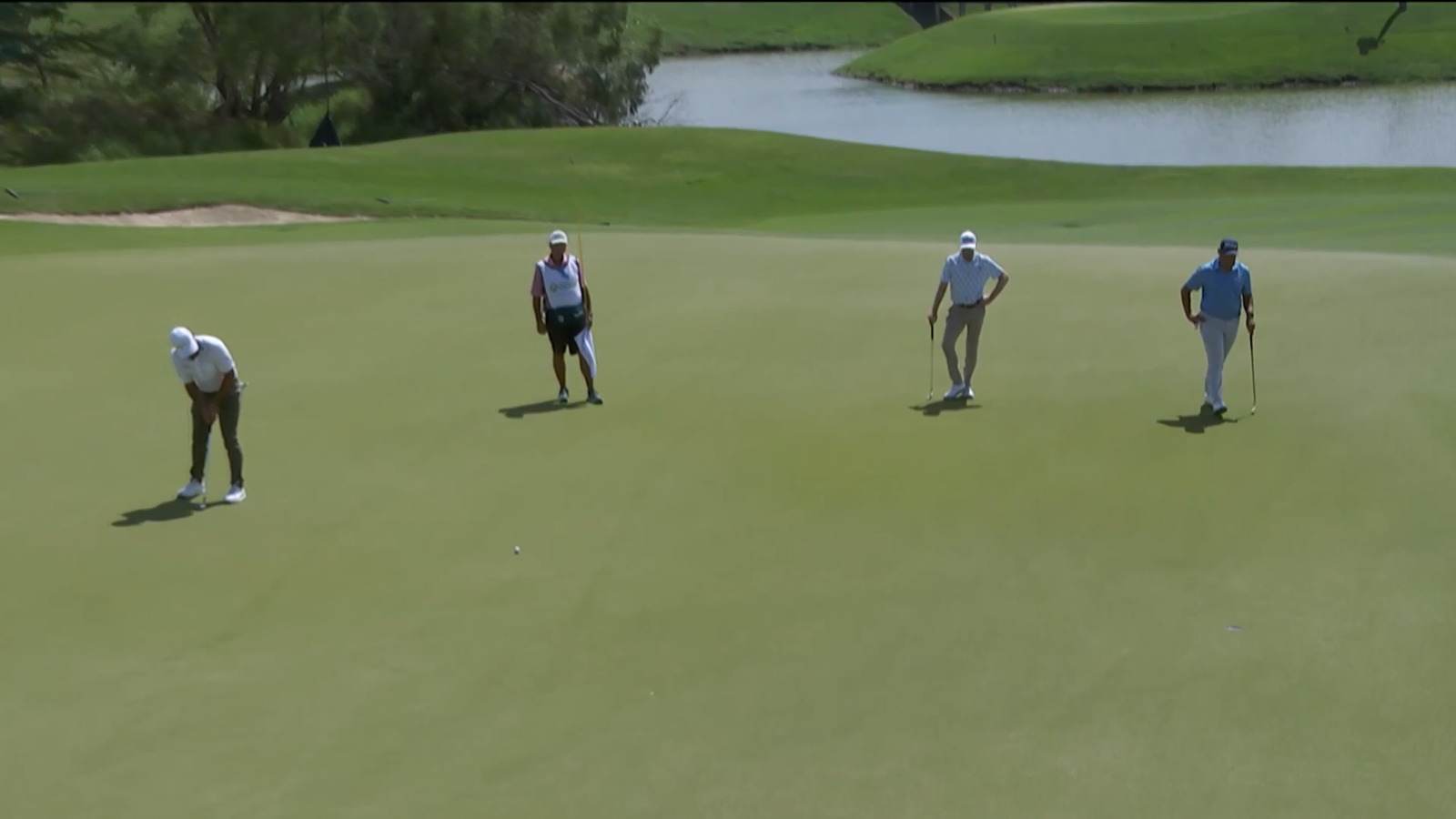 Stephan Jaeger sinks 28-foot birdie putt at Mexico Open