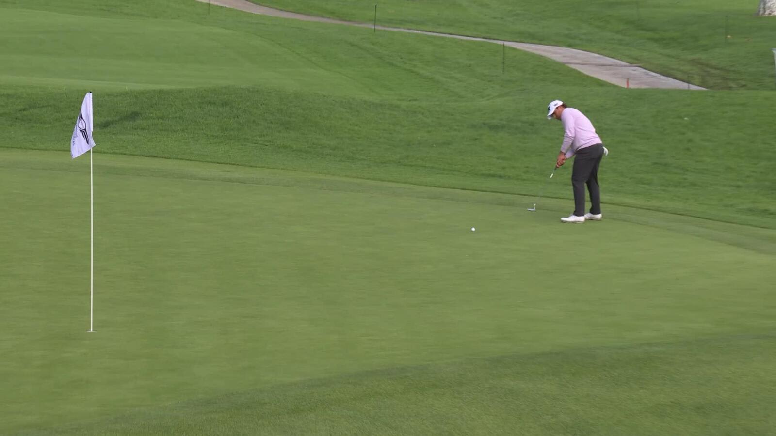 Aldrich Potgieter buries 46-foot birdie putt on No. 5 at The Genesis