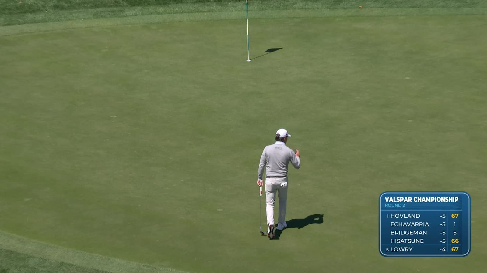 Kevin Kisner curls in 36-footer for birdie at Valspar