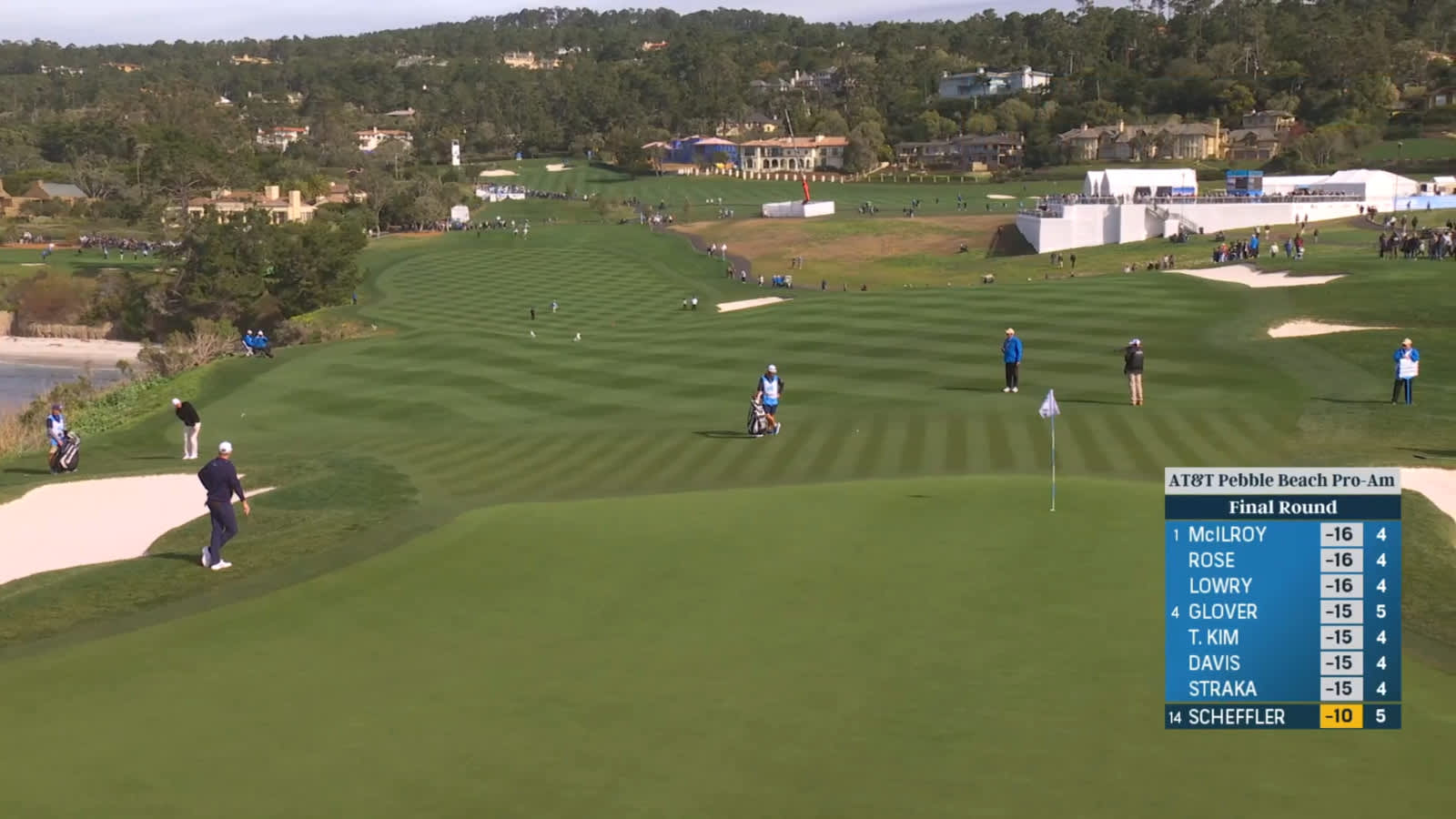 Scottie Scheffler chips it close to set up birdie at AT&T Pebble Beach