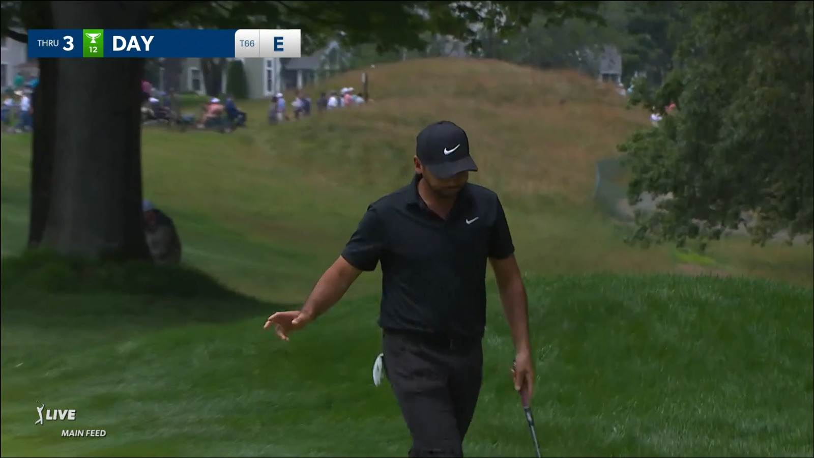 Jason Day holes 15-foot birdie putt from fringe at Travelers
