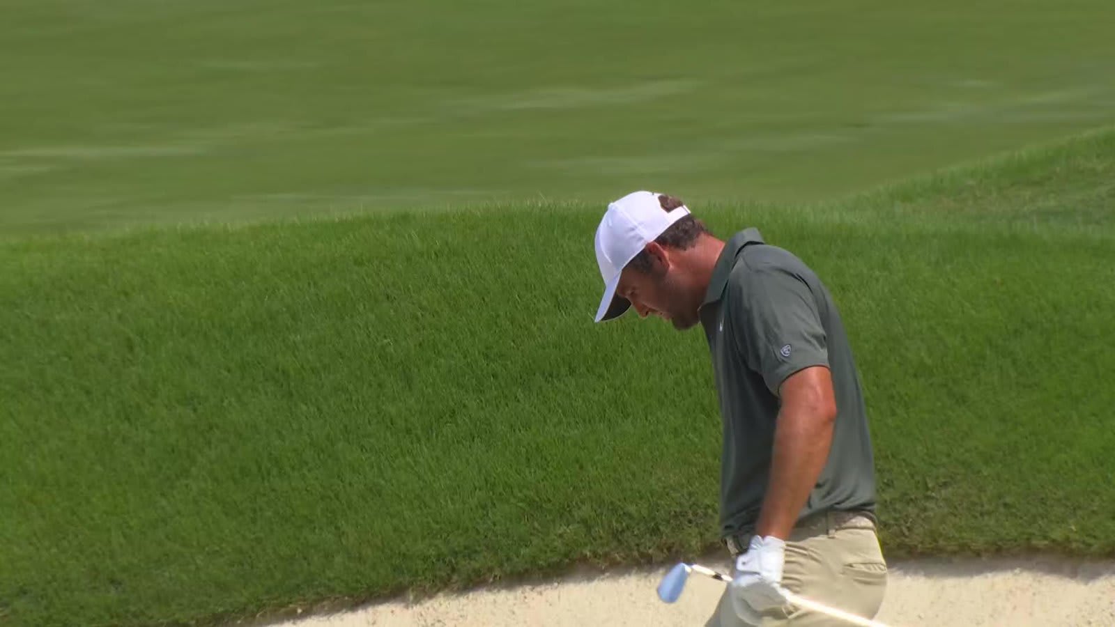 Scottie Scheffler's 172-yard bunker shot sets up birdie on No. 7 at TOUR Championship