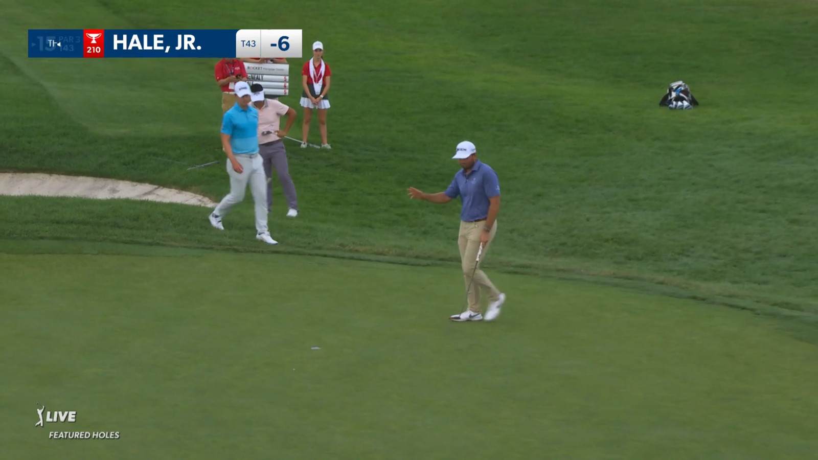 Blaine Hale, Jr. makes 10-foot putt for birdie at Rocket Mortgage