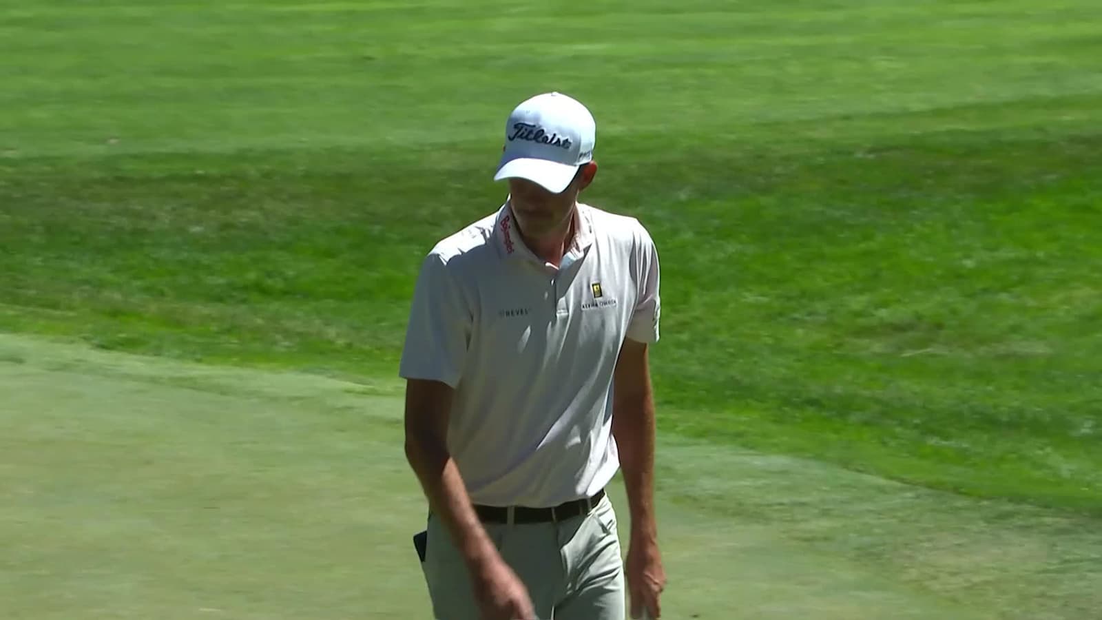 Chesson Hadley drains birdie putt from distance at Barracuda