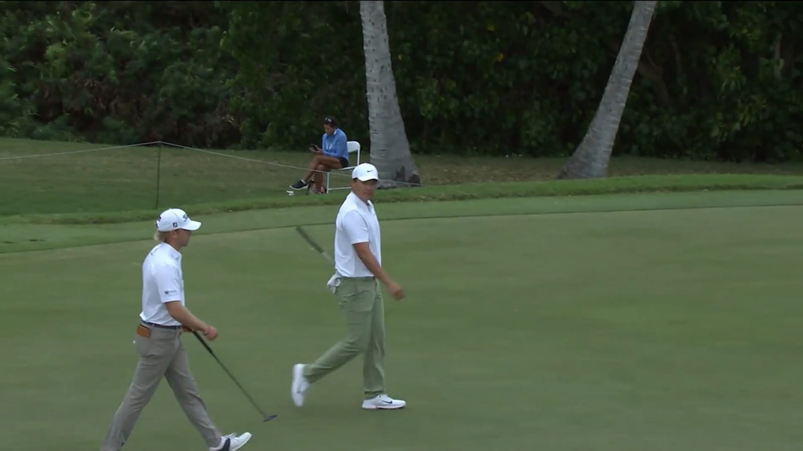 Norman Xiong buries a 33-foot birdie putt at Sony Open