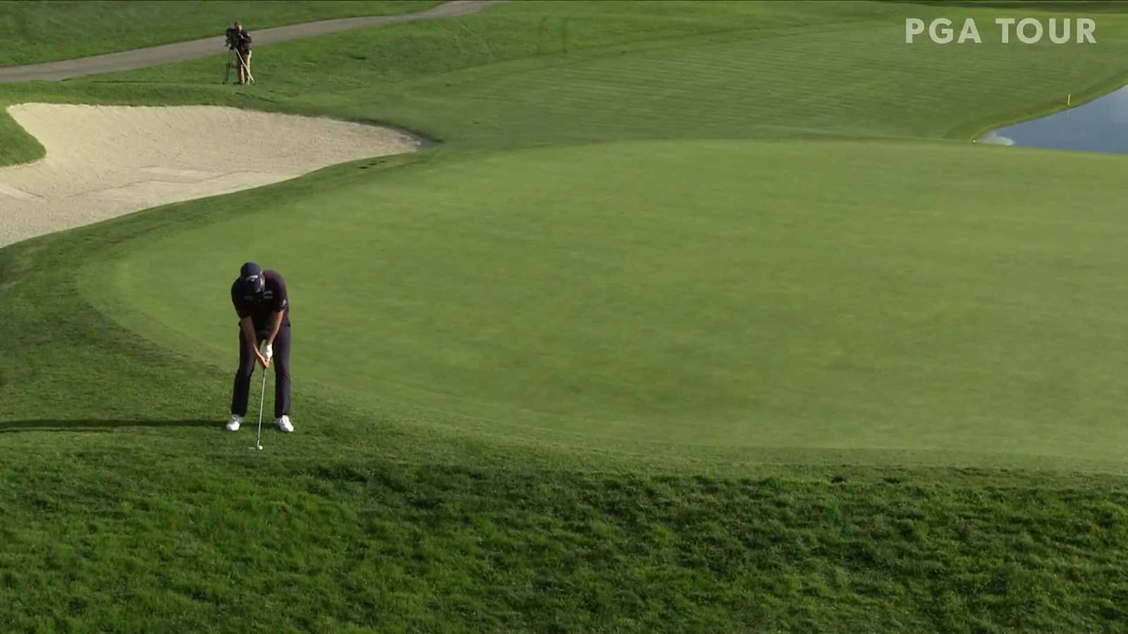 Marc Leishman flops onto green, makes birdie at Farmers