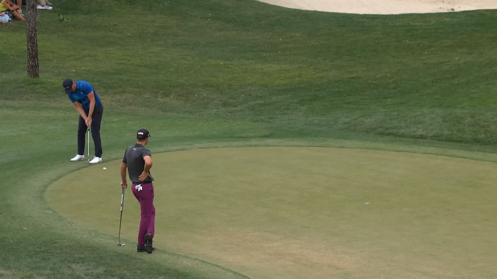 Matt Wallace makes birdie putt from the fringe at Valspar