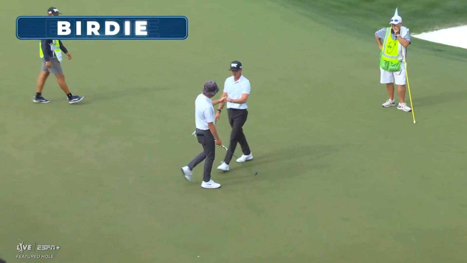 Doug Ghim drains 27-foot birdie putt from the fringe at WM Phoenix Open