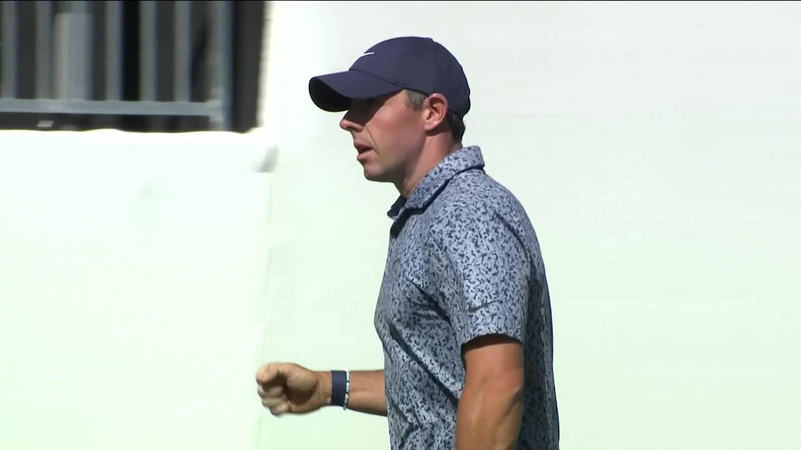 Rory McIlroy gets up-and-down from bunker for birdie at WGC-Dell Match Play