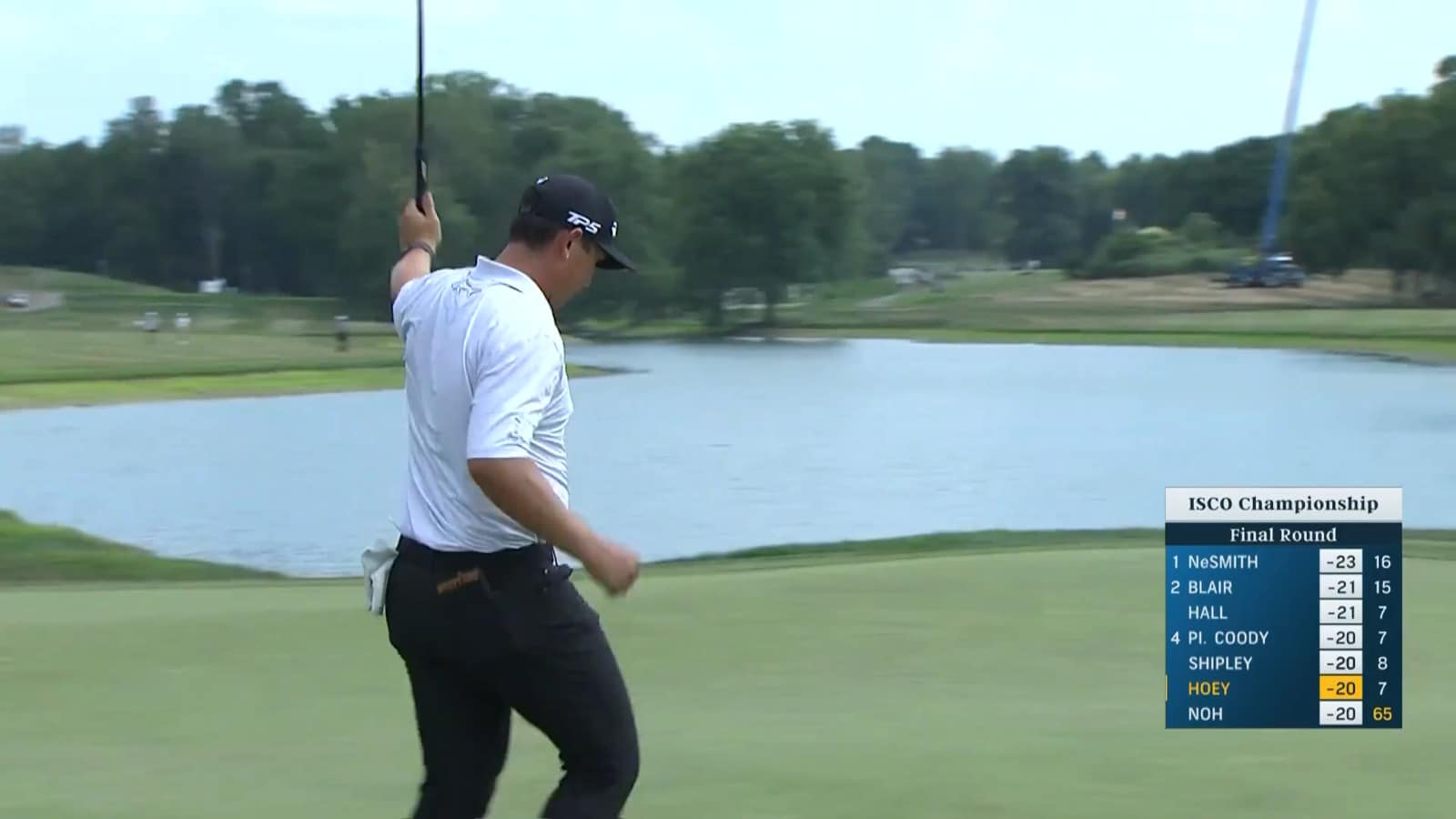 Rico Hoey drains a 32-foot birdie putt at ISCO Championship