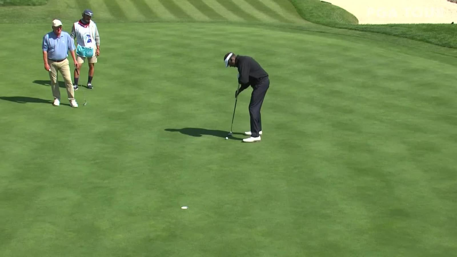Vijay Singh sinks birdie putt at the PURE Insurance 