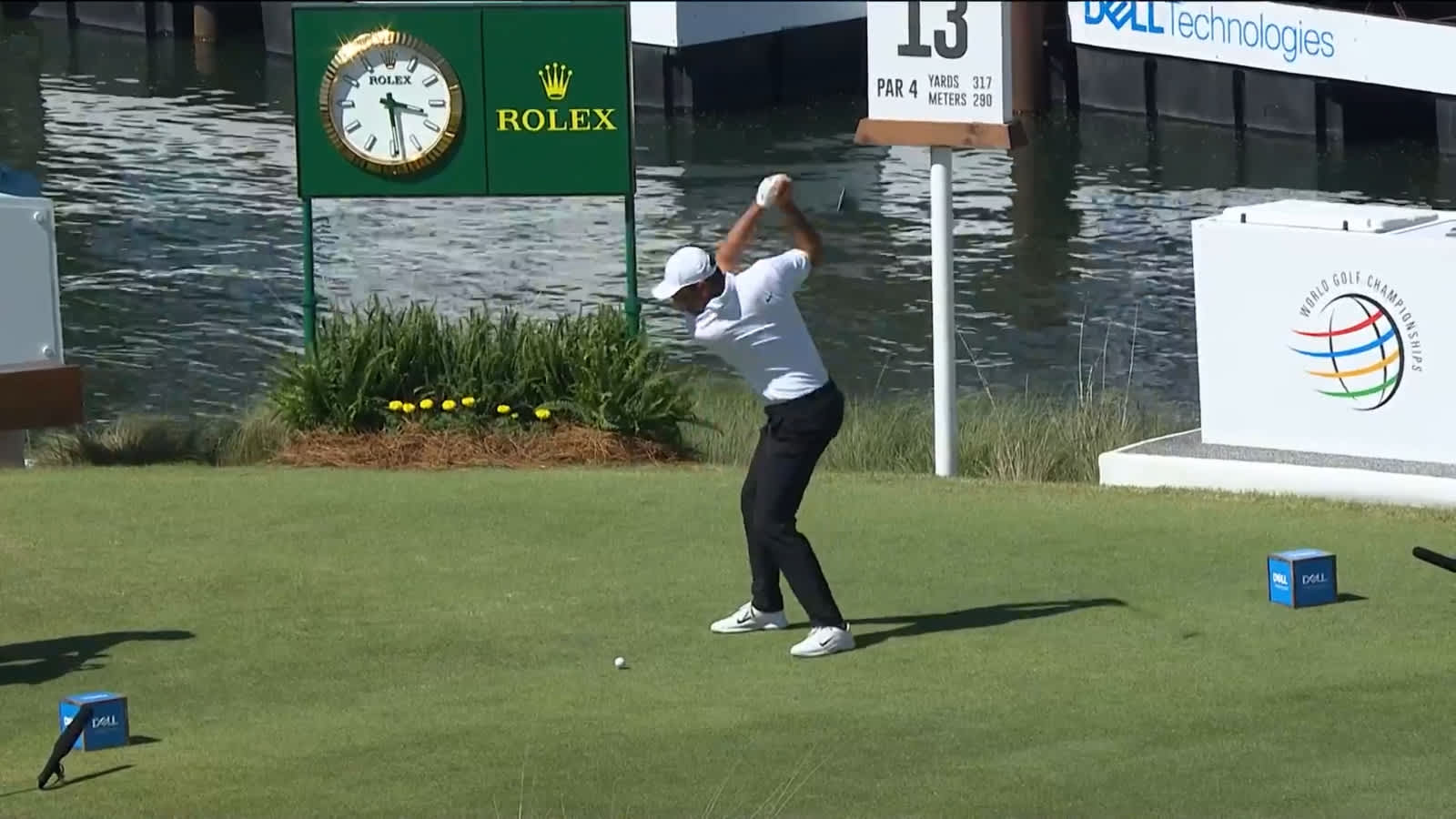 Scottie Scheffler drives par-4 green to take a 1-up lead at WGC-Dell Match Play