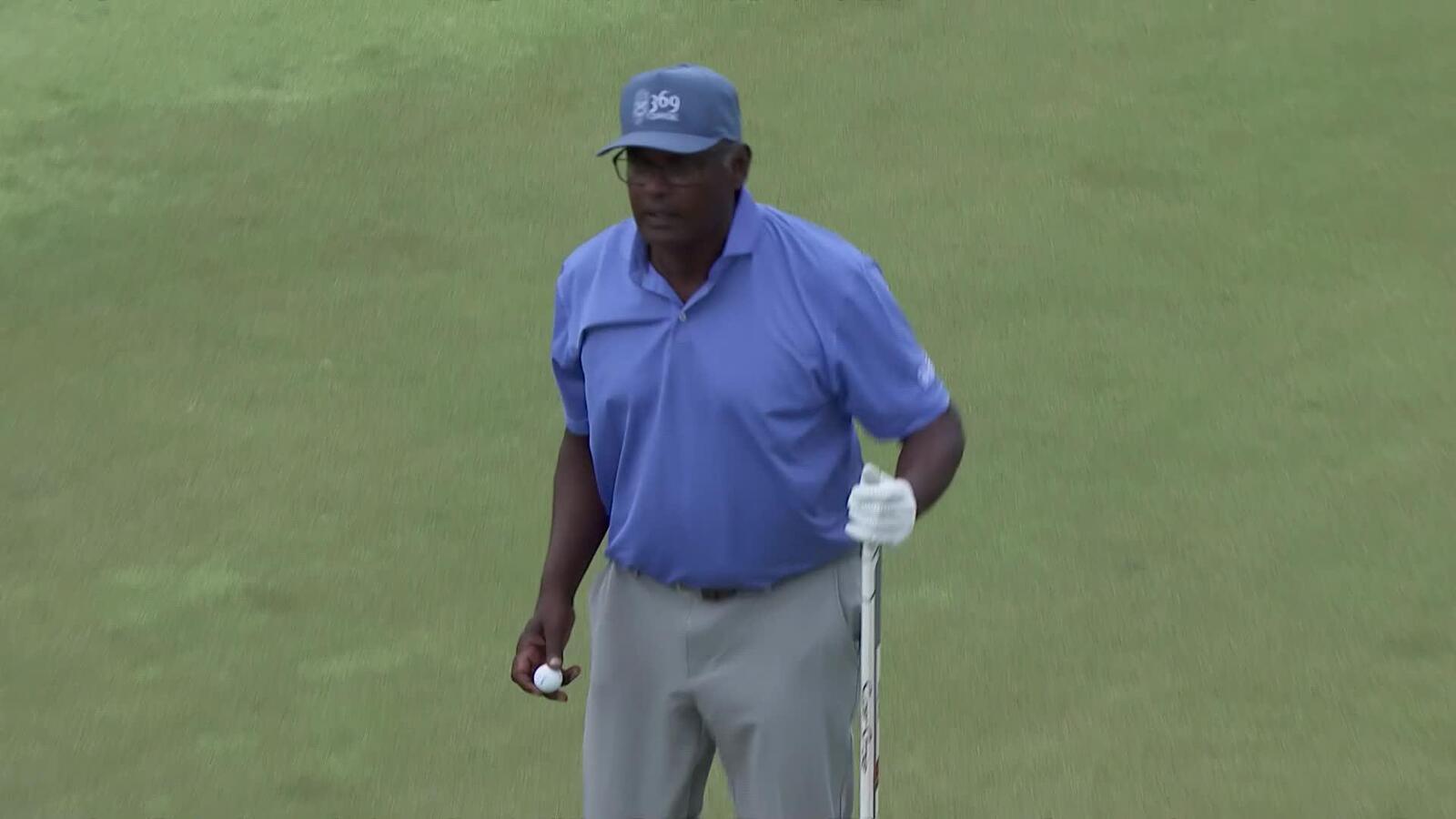 Vijay Singh makes birdie on No. 18 at Sony Open