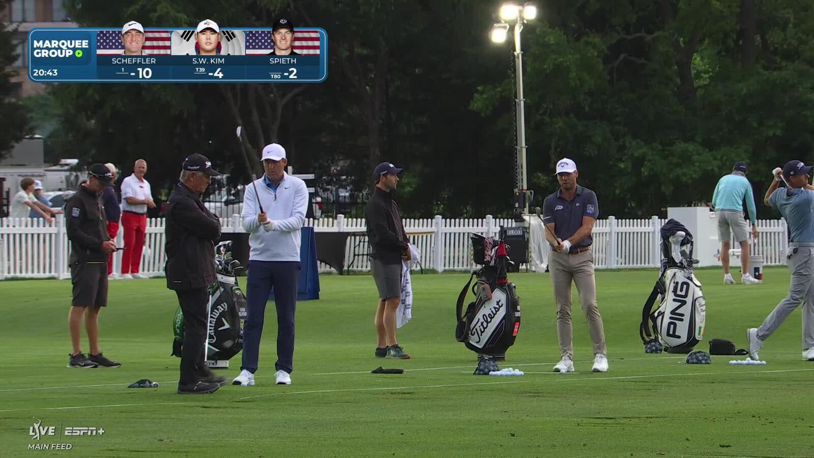 Sam Burns mimics Scottie Scheffler’s grip training on the range at THE CJ CUP