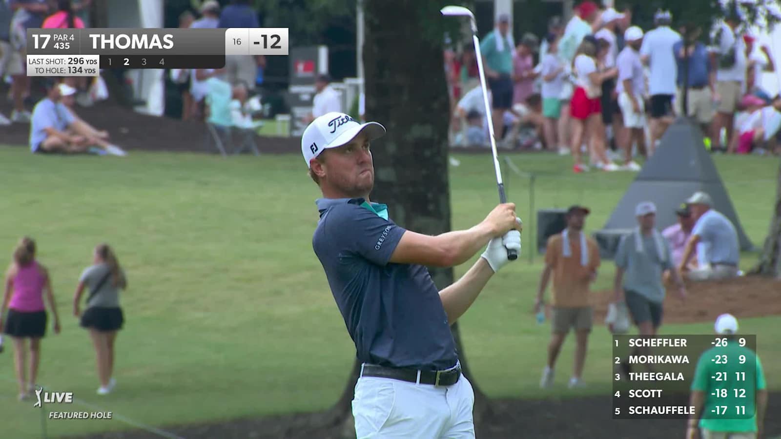 Justin Thomas' approach to 10 feet leads to birdie at TOUR Championship