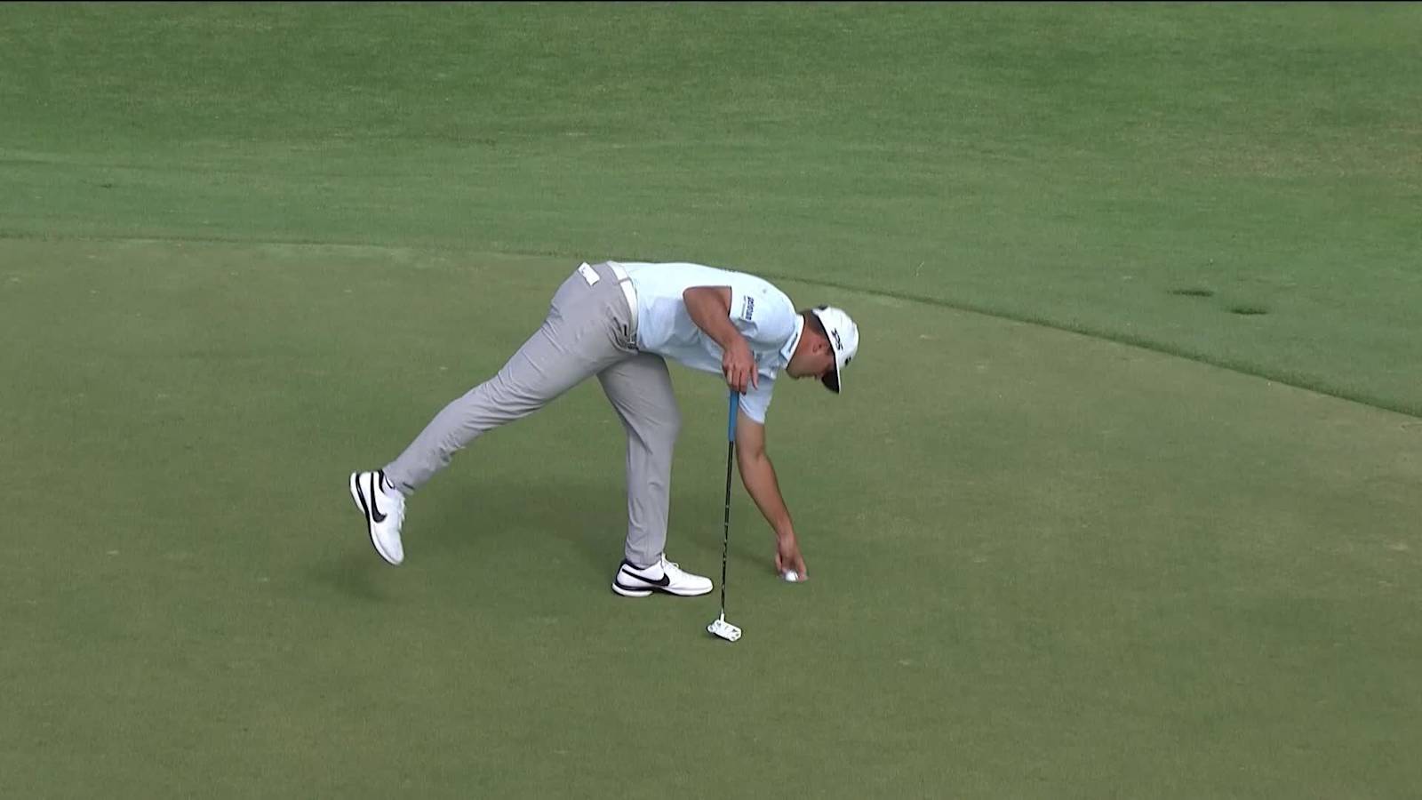 Taylor Montgomery makes birdie on No. 18 at Sony Open