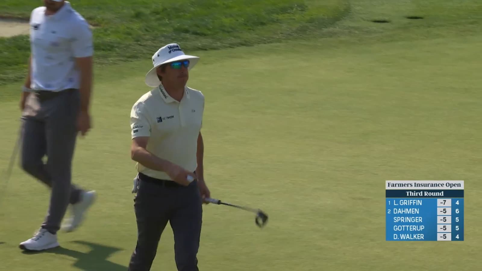 Joel Dahmen reaches green in two leading to birdie at Farmers