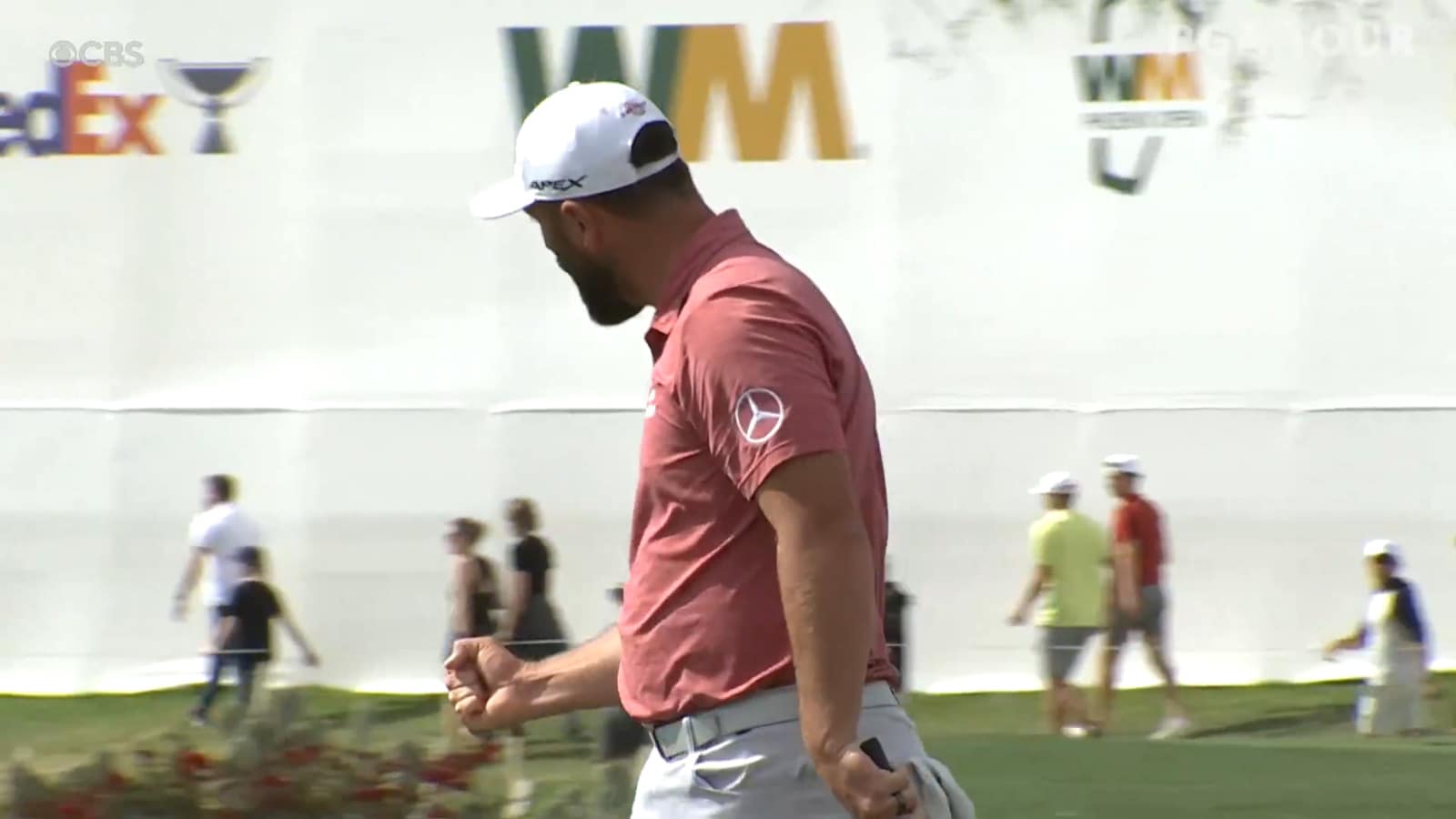 Jon Rahm drains 19-foot par putt at WM Phoenix