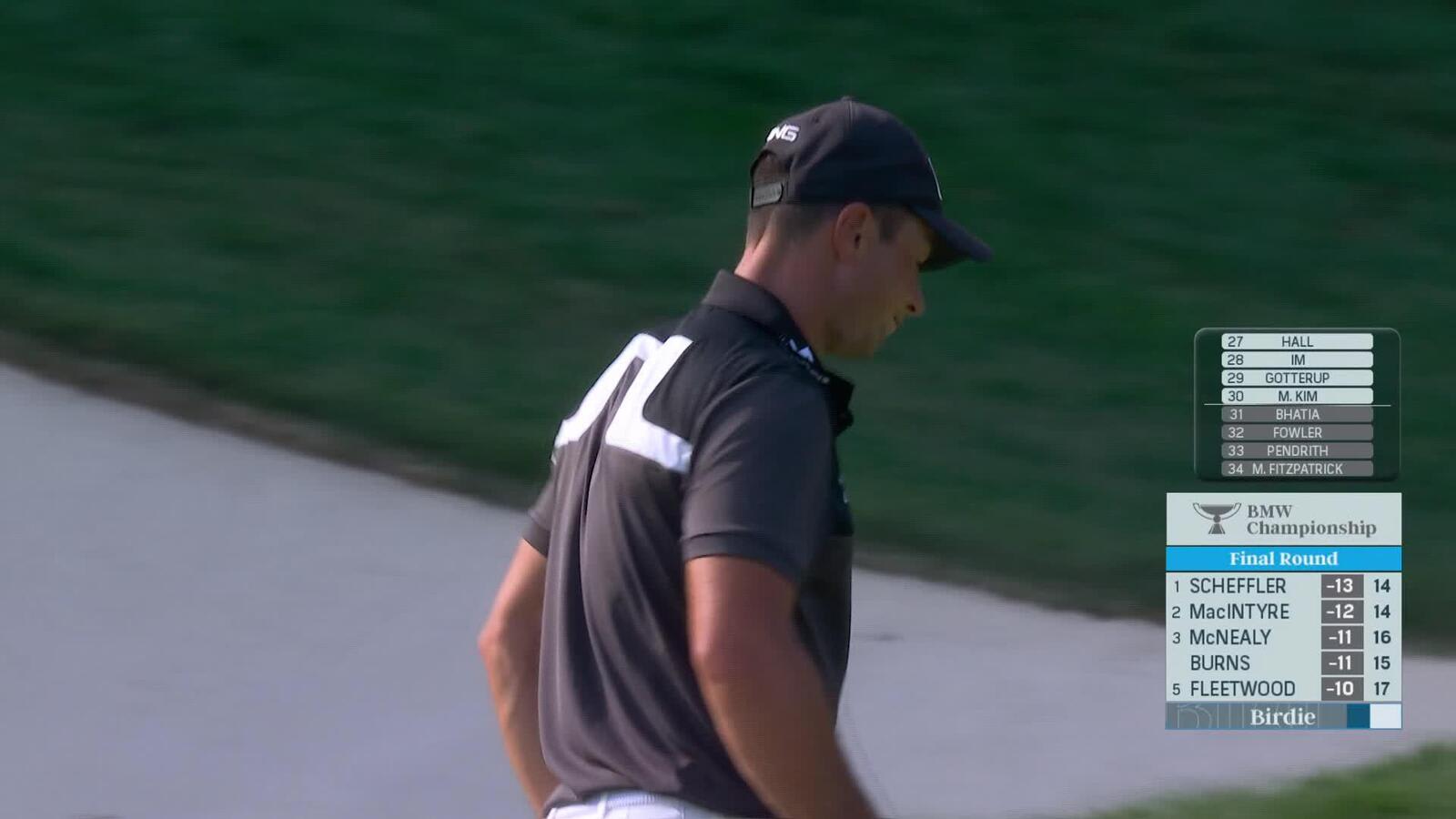 Viktor Hovland makes birdie on No. 18 at BMW Championship