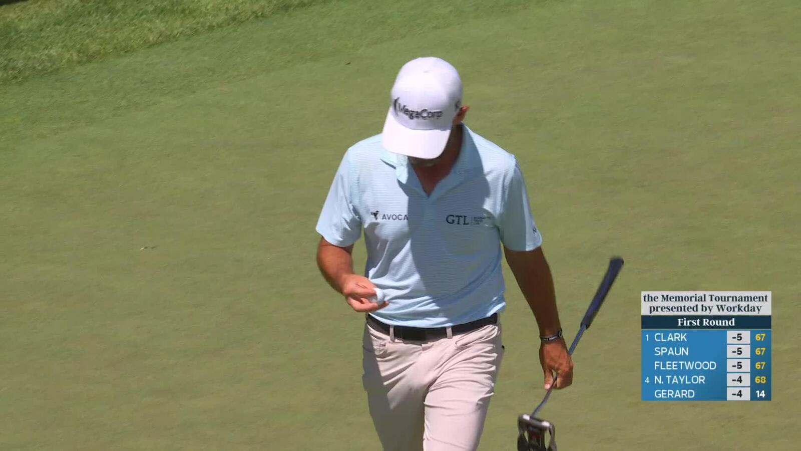 Brian Harman sinks 16-foot birdie putt on No. 9 at the Memorial