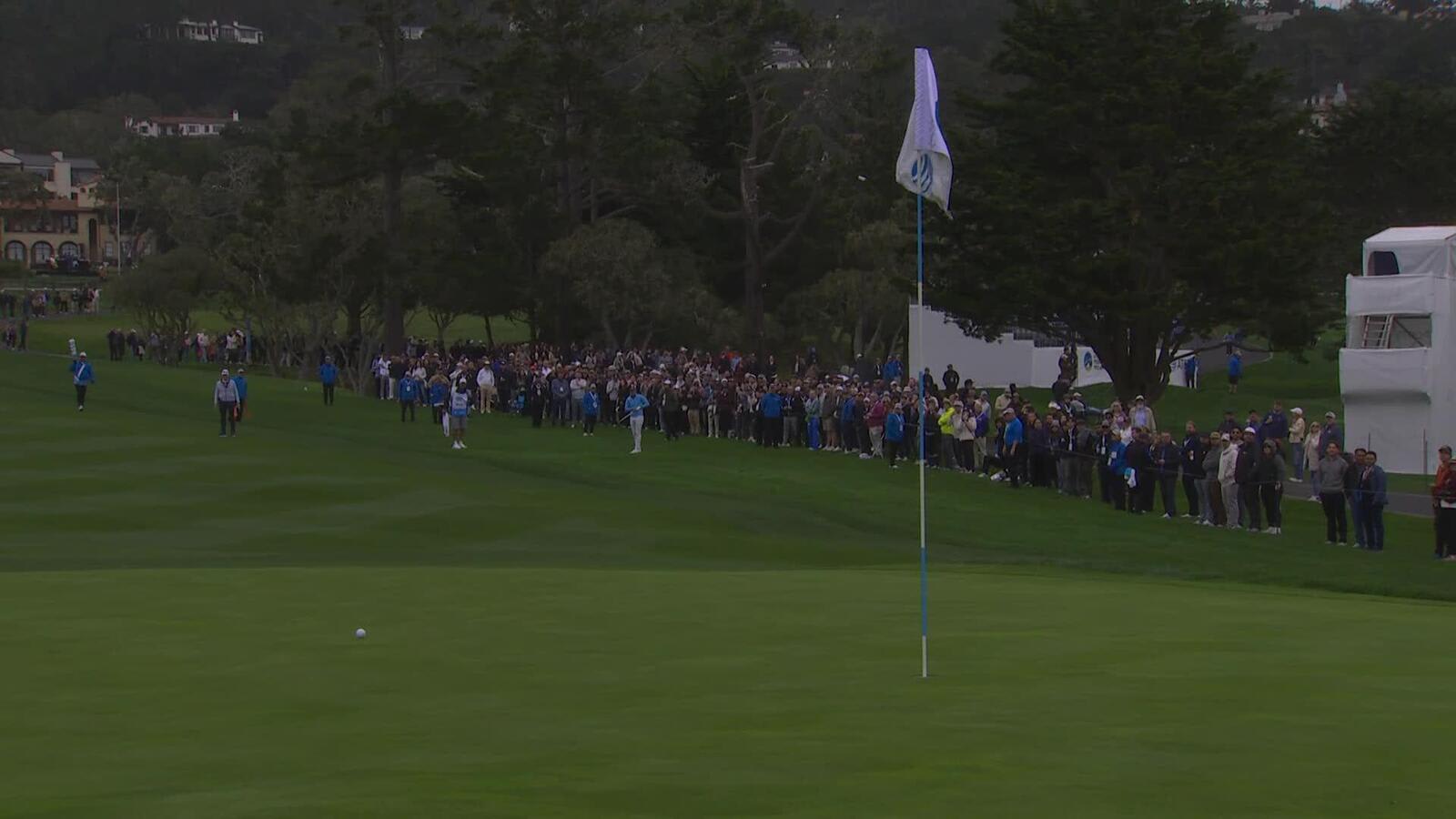 Jordan Spieth hits 88-yard approach to 14 feet, sets up birdie on No. 3 at AT&T Pebble Beach
