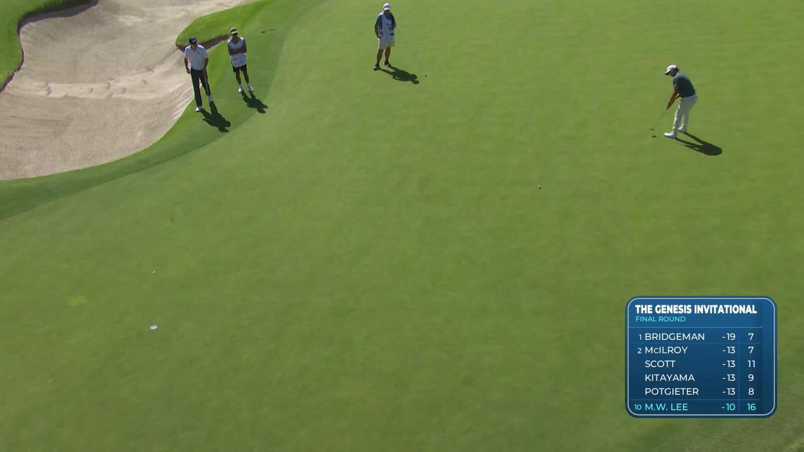 Min Woo Lee sinks 3-foot birdie putt on No. 17 at The Genesis