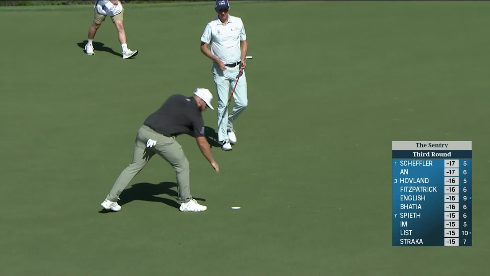 Tyrrell Hatton rolls in eagle putt at Sentry