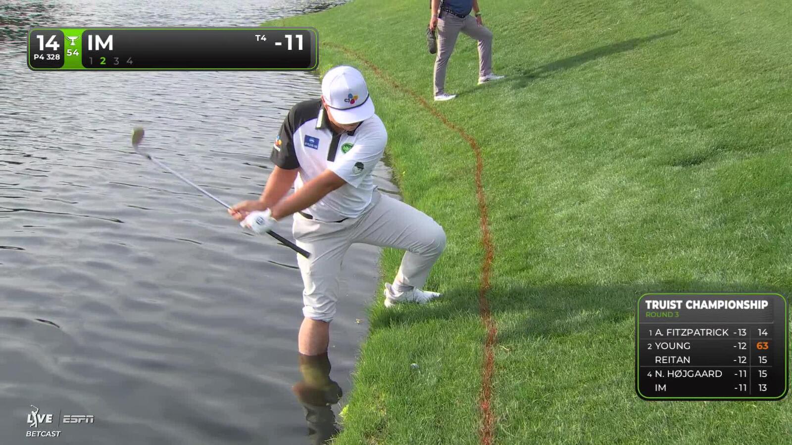 Sungjae Im makes incredible birdie after finding water at Truist Championship