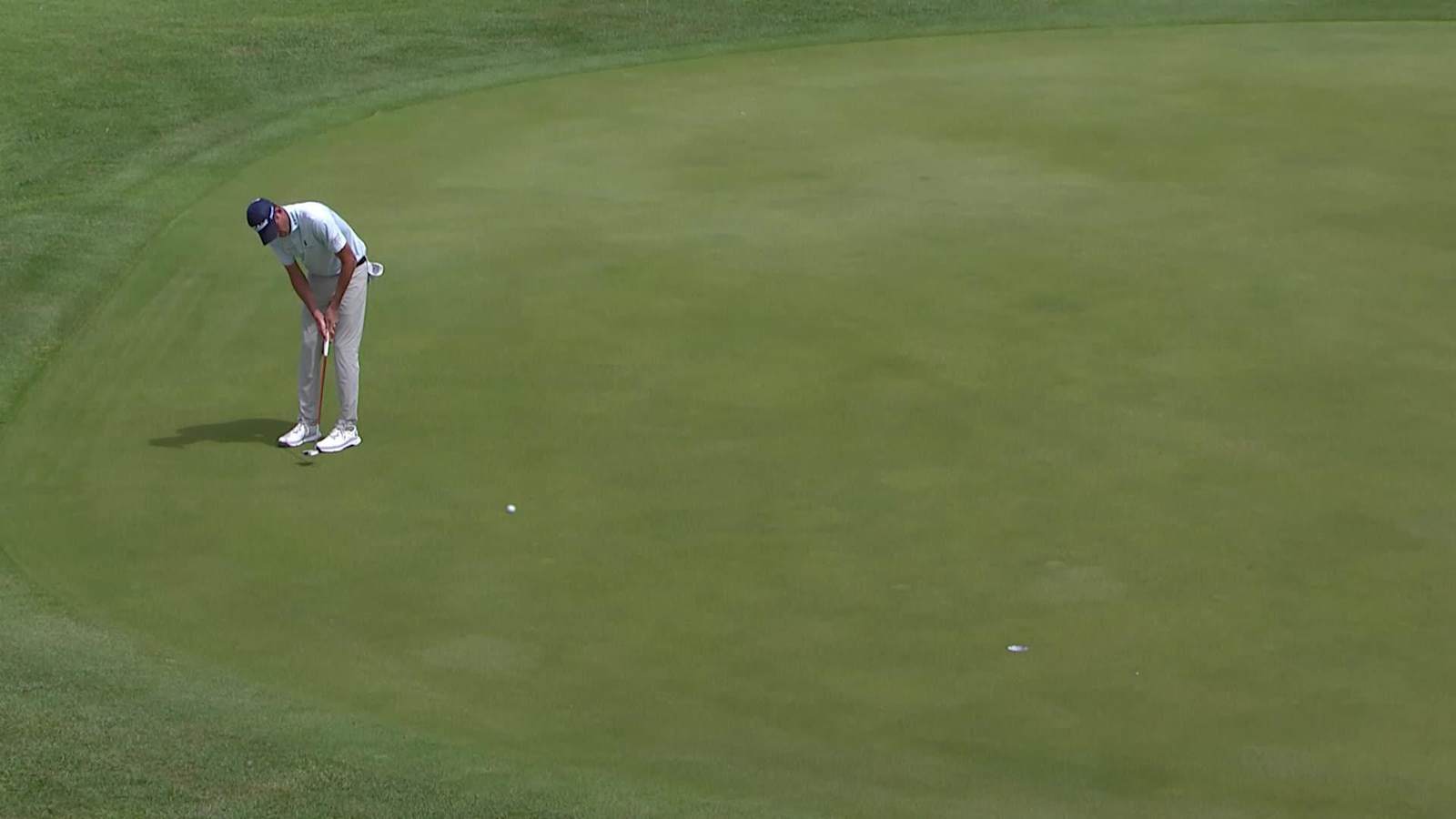Chesson Hadley drains lengthy birdie putt at Puerto Rico