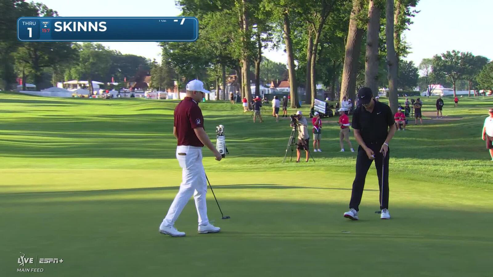 David Skinns sinks a 20-foot birdie putt on No. 1 at Rocket Classic
