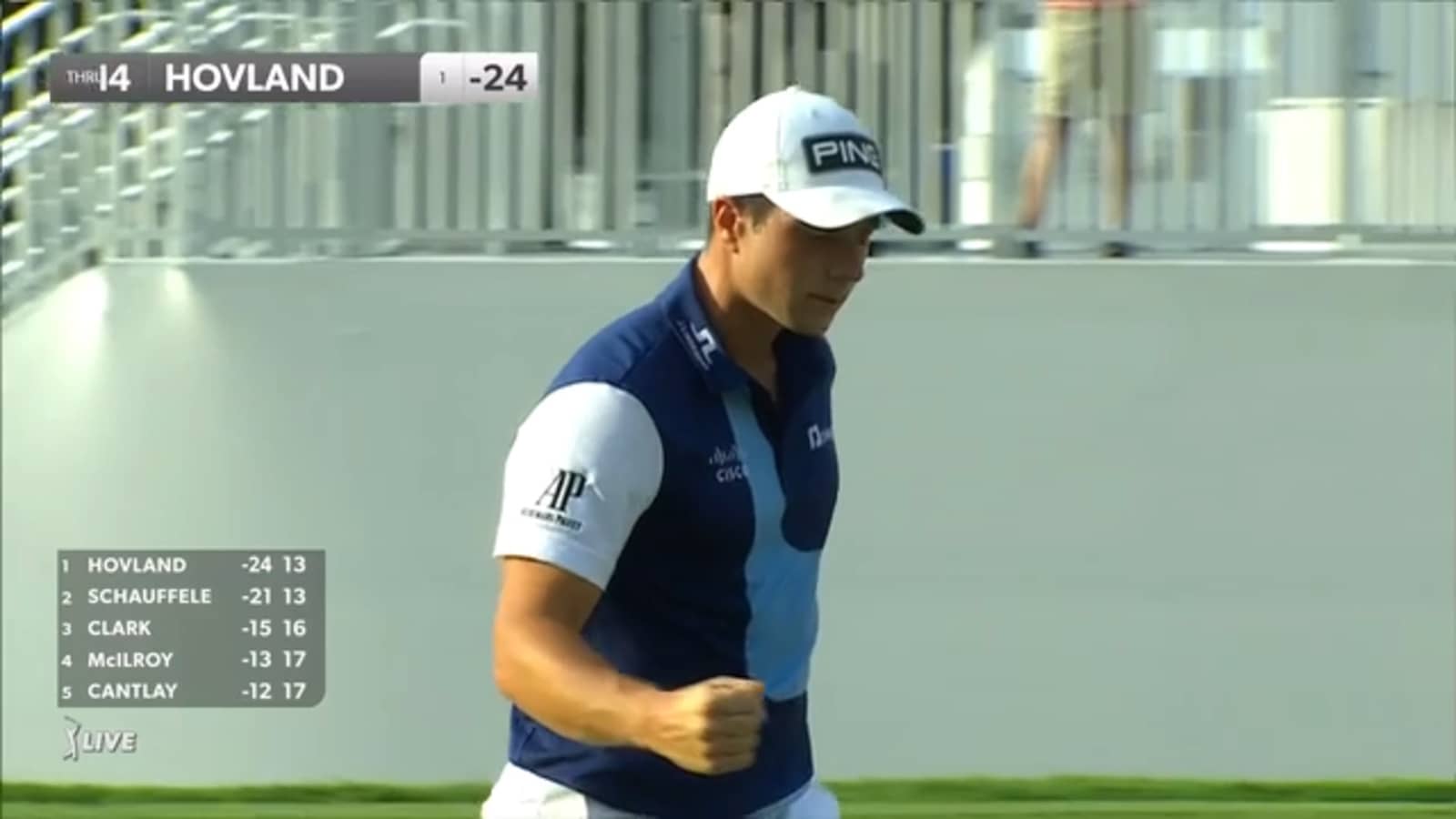 Viktor Hovland sinks a 23-foot par-saver at TOUR Championship
