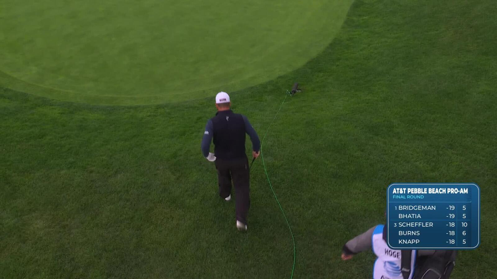 Tom Hoge chips in from 73 feet for birdie on No. 9 at AT&T Pebble Beach