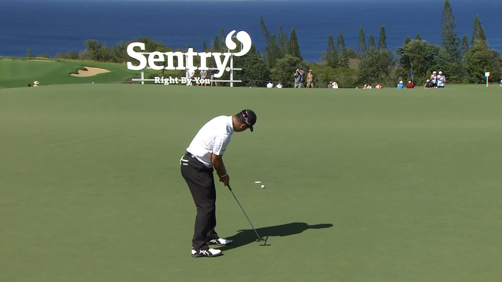 Hideki Matsuyama curls in delicate birdie putt at The Sentry