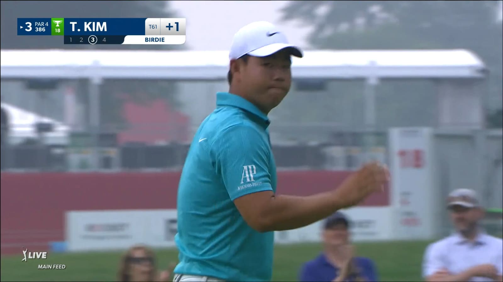 Tom Kim sinks a 32-foot birdie putt at Rocket Mortgage